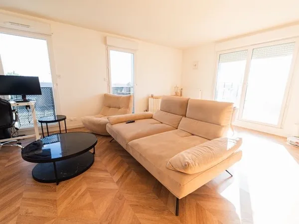 Les Ulis (91940) - Appartement - 73 m2 - 2 Chambres - Dernier étage - Terrasse 45 m²