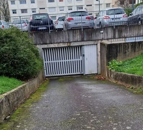 Stationnement Location Rennes   8500€