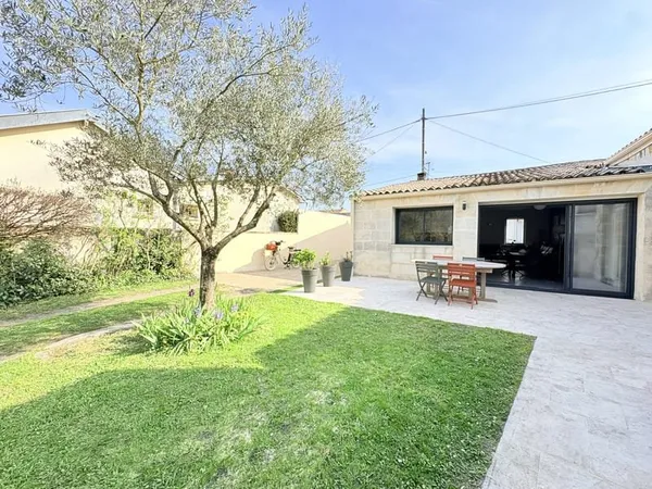 Maison en pierre 152 m2 Grand jardin arboré 685 m2 et gara