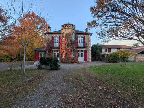 Maison Hagetmau 6 pièce(s) 179 m2