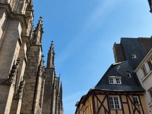 À louer - Charmant T2 meublé au coeur de l'hypercentre de Vannes (appartement "Porte Poterne")