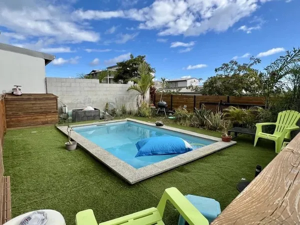 Villa T4 récente avec piscine chauffée et vue mer à vendre à Grands Bois Saint-Pierre 97410