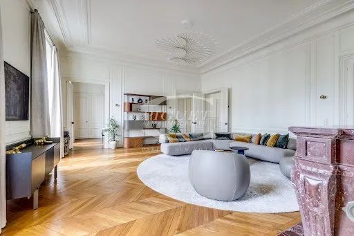 Appartement 5 pièces 230 m²