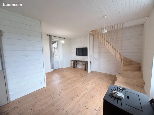 Belle maison rénovée avec jardin - Salviac