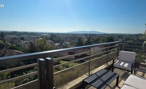 Appartement de 2 pièces en bon état avec vue panoramique