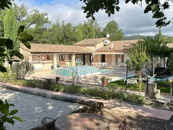 Maison T5 (151 m2) à vendre à Forcalqueiret