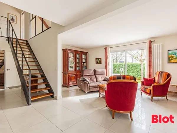 Achat Maison NANTES Erdre 8 pièces avec 5 chambres et grand garage.