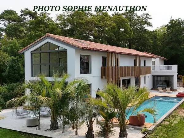Maison 8 pièces 300 m²