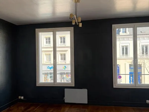 Particulier Loue Grand studio lumineux 30 m² - 1 min gare Creil - Paris 25 min