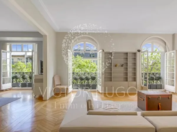Appartement 8 pièces 295 m²