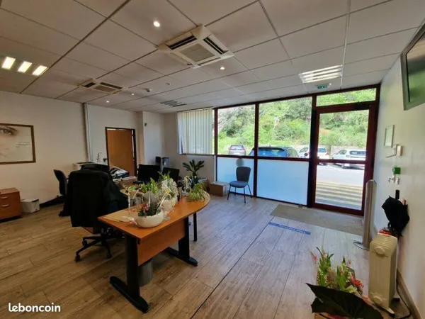 ENTREPOT - LOGISTIQUE 950 m² VALLAURIS