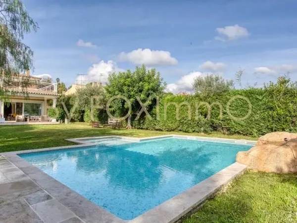 Maison 6 pièces 240 m²