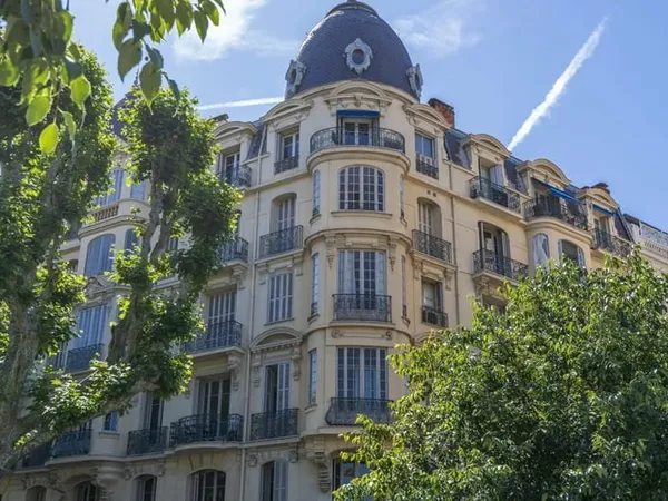 Exclusivité Carré d'or /Victor hugo immeuble Bourgeois 4 pièces 100 m2