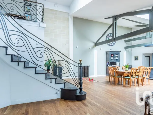 Maison 9 pièces 305 m²