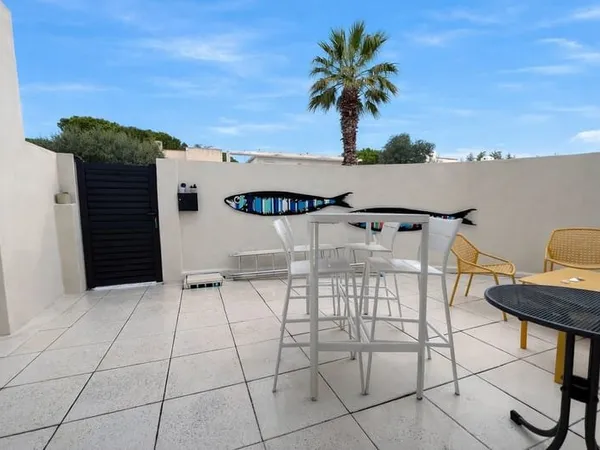 MAISON Quartier Goélands, 2 chambres, 1 bureau et patio !!!!
