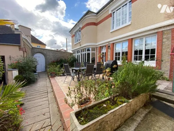 Maison 12 pièces 420 m²