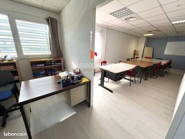 Bureaux 143 m² Nîmes