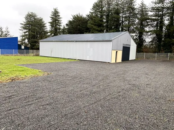 Local 300 m² PONTCHATEAU