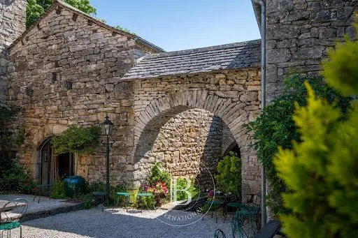 Propriété 450 m²