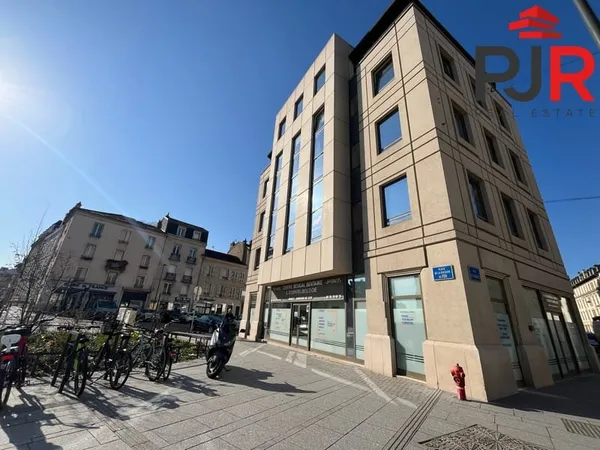 Bureaux 200 m²