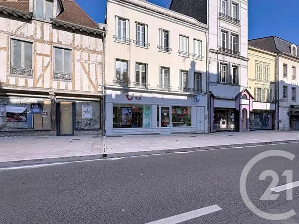 Bâtiment 293 m²