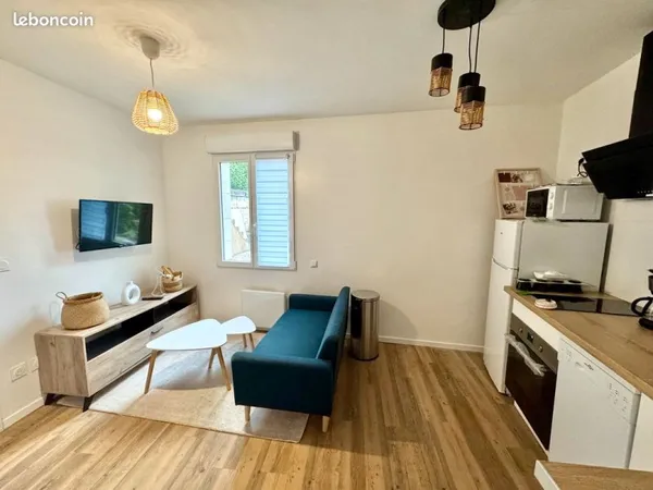 Appartement T2 rénové - Calme, lumineux, 10 min centre-ville Saumur à pied