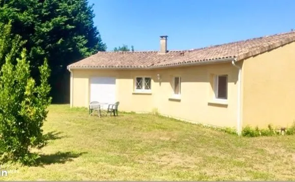 Maison récente à vendre avec grand terrain