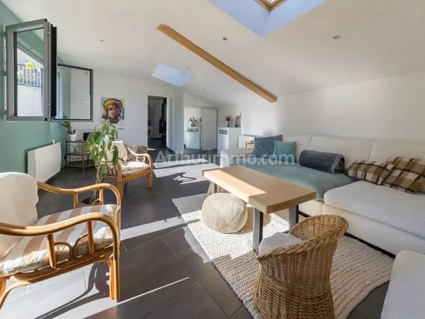 EXCLUSIVITE-Maison rénovée de 135m²- Havre de paix au coeur du village du Crest