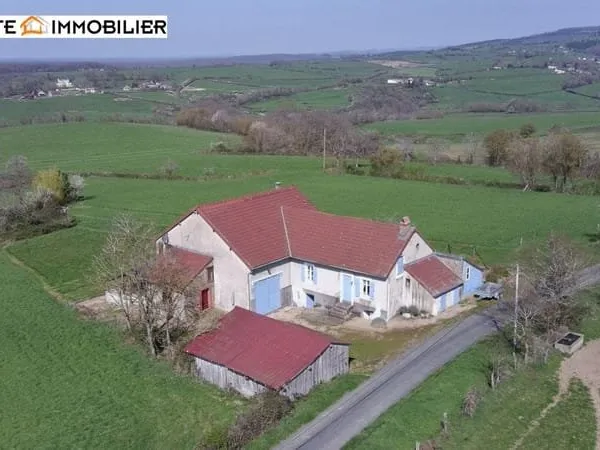 Magnifique maison de campagne avec vue splendide.