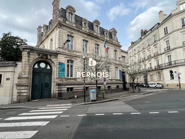 Bureaux 65 m²