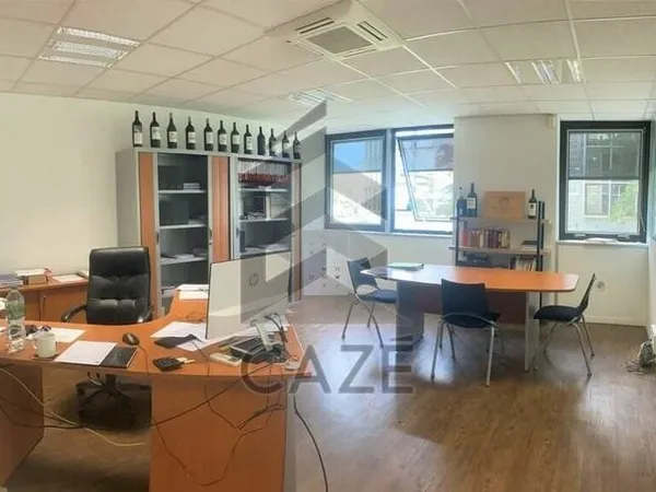 Bureau 170 m²