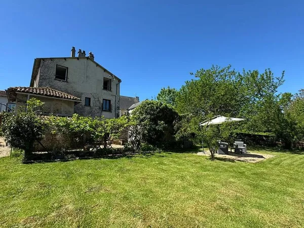 HAUTE VIENNE - Superbe maison historique située au coeur du Dorat.