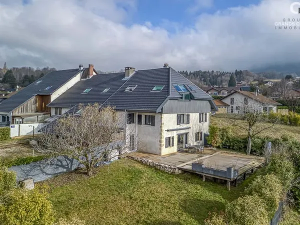 Maison de caractère rénovée avec piscine sur la commune de L