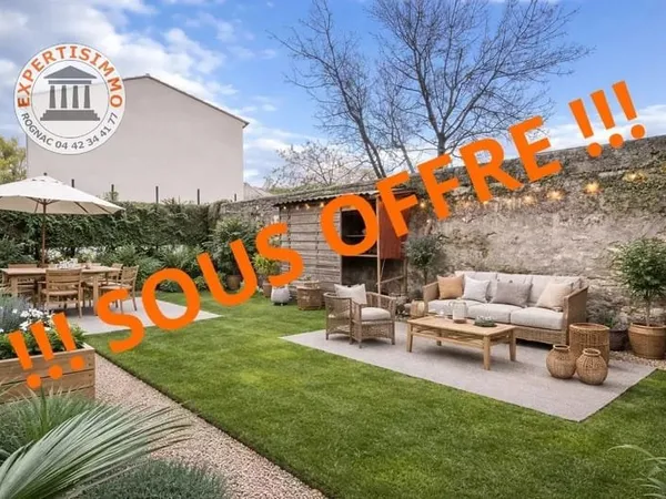 BERRE- GRAND T2 EN REZ DE JARDIN PLEIN CENTRE