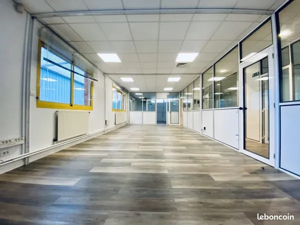 Bureaux 227 m² Camon