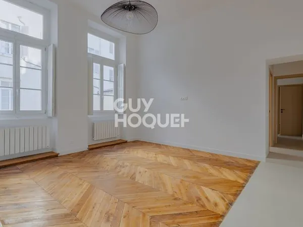 LYON 2 AUGUSTE COMTE SALA - T3 bis -72 m2 - Balcon
