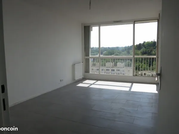 T2, 53m2, peinture neuve Saint-Étienne secteur Centre Deux,