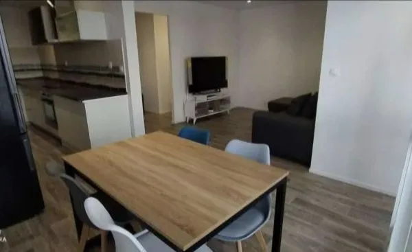 Loue chambre meublée dans colocation
