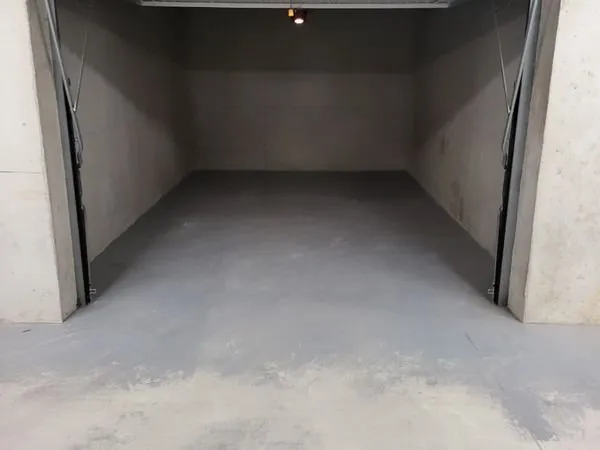 Garage secteur rocade hyper sécurisé avec électricité résidence récente
