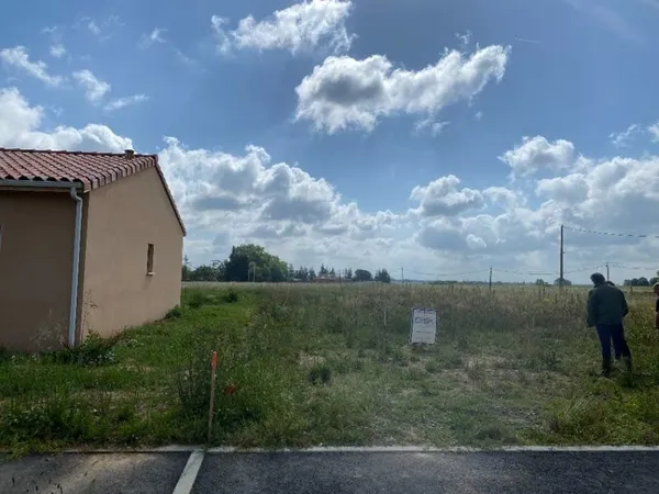 Terrain 814 m²