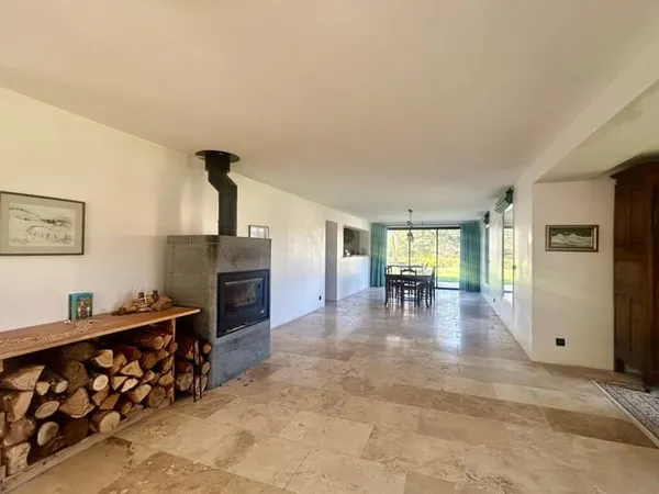 Maison 7 pièces 235 m²