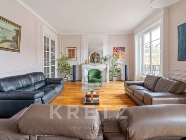 Paris 17ème - 285 m² - 6 chambres - Lumineux - Traversant - Idéal grande famille