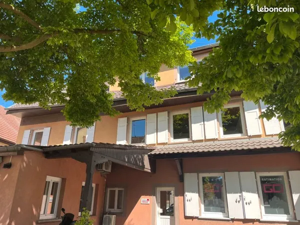 Appartement 4-5 pièces 97 m2 Loyer 940 + 150 Ch