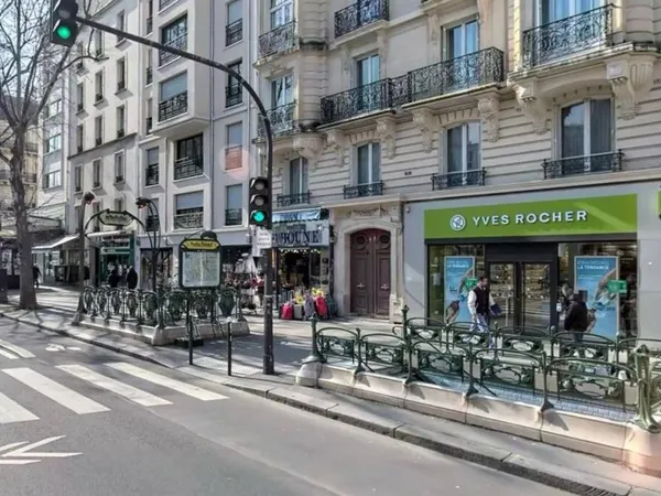 Boutique 380 m²