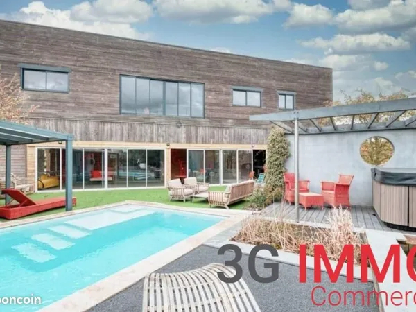 Local commercial 900 m²