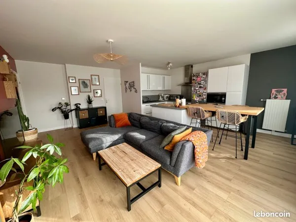 Appartement T3 lumineux et calme - 65 m2 - Dernier étage avec terrasse et parking