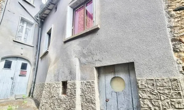 VERTAIZON / Maison à vendre dans un agréable village à proximité de Pont-du-Château !