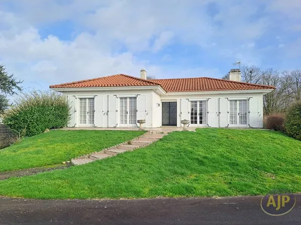 CHALLANS - Maison 3 chambres