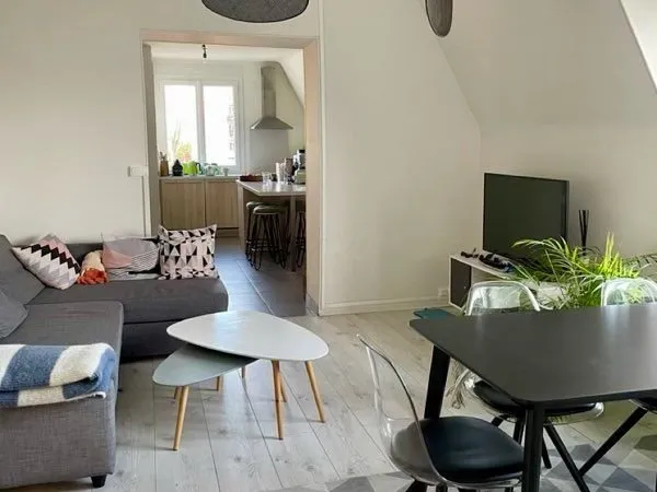 Beau T4 - 85m2 - villa de caractère avec extérieur