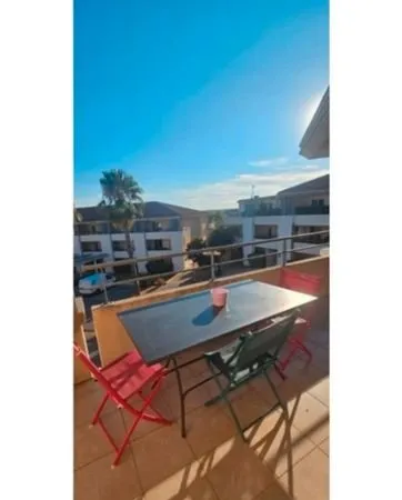 Location appartement 29 M2 avec terrasse et piscine
